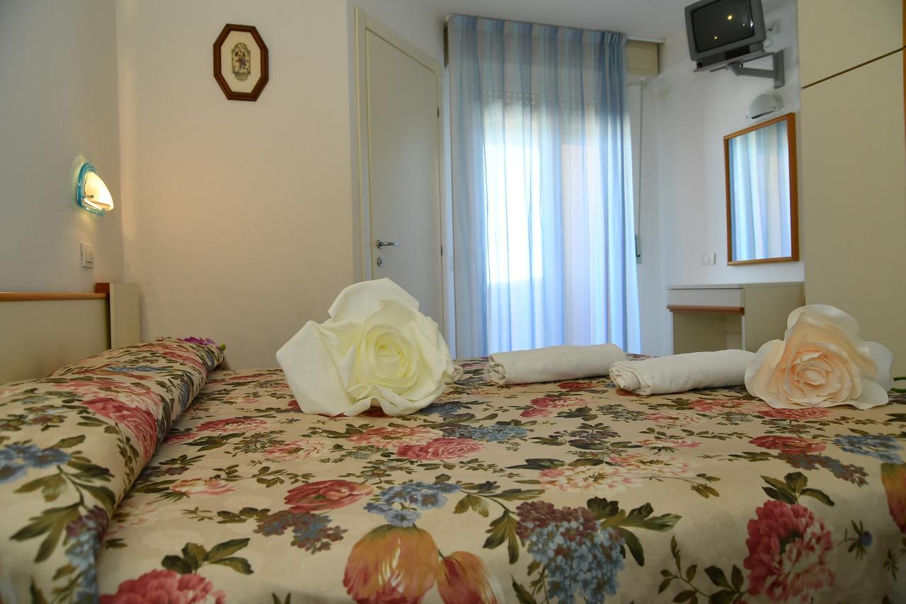 Hotel Villa Rosa Misano Adriatico Eksteriør billede